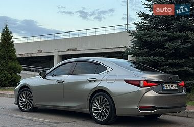 Седан Lexus ES 2018 в Києві