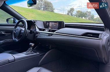 Седан Lexus ES 2018 в Києві