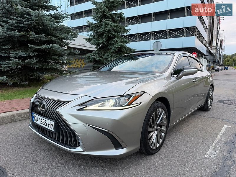 Седан Lexus ES 2018 в Києві