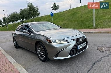 Седан Lexus ES 2018 в Києві