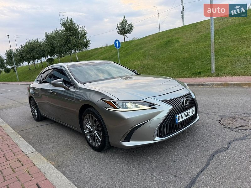 Седан Lexus ES 2018 в Києві