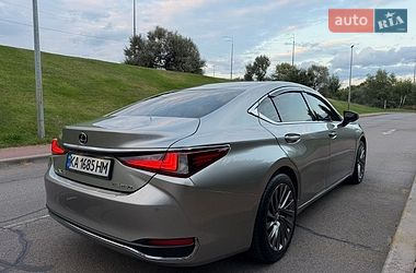 Седан Lexus ES 2018 в Києві