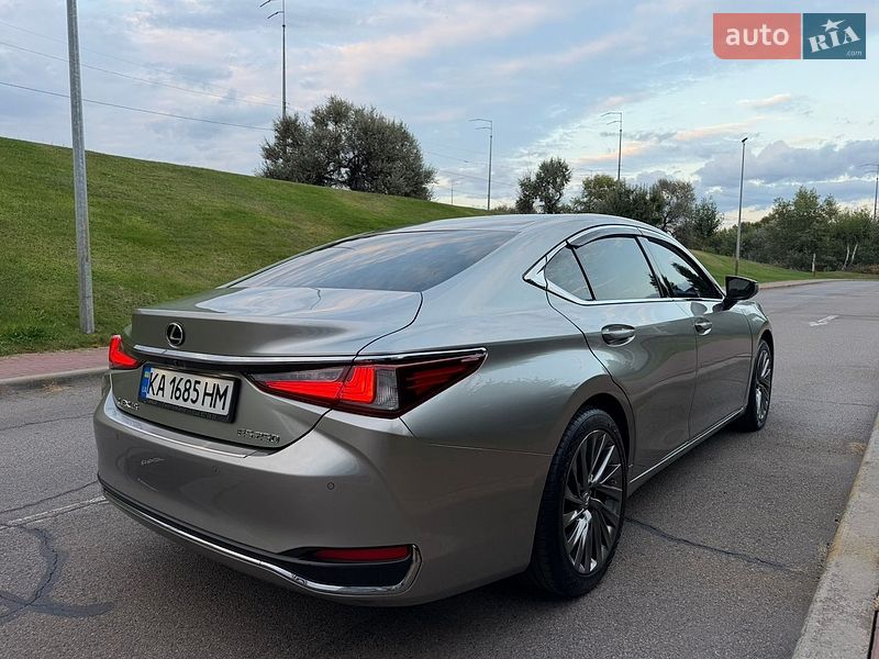 Седан Lexus ES 2018 в Києві