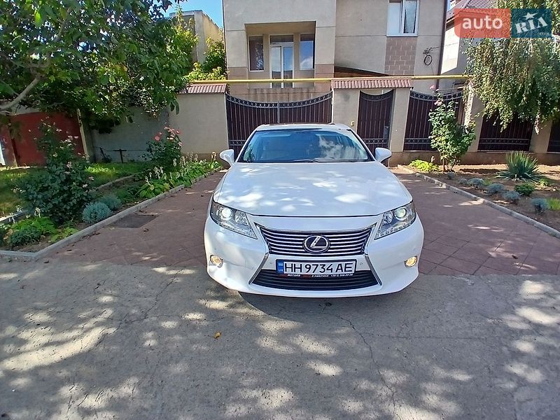 Седан Lexus ES 2014 в Одесі
