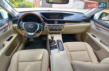 Седан Lexus ES 2014 в Одесі