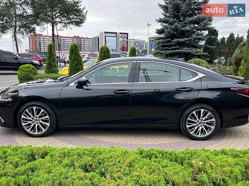Седан Lexus ES 2020 в Львові