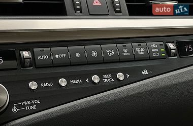 Седан Lexus ES 2020 в Львові