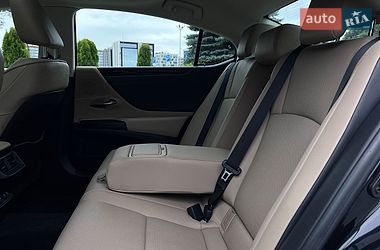 Седан Lexus ES 2020 в Львові