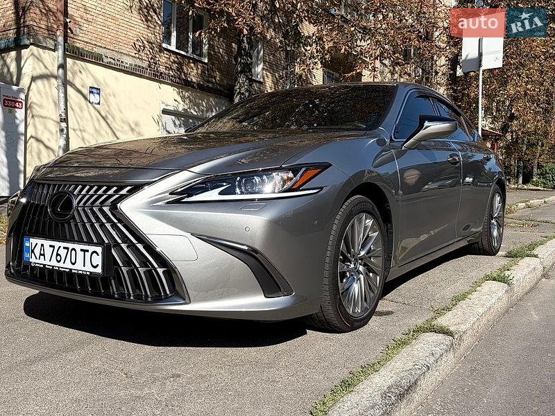 Седан Lexus ES 2025 в Киеве