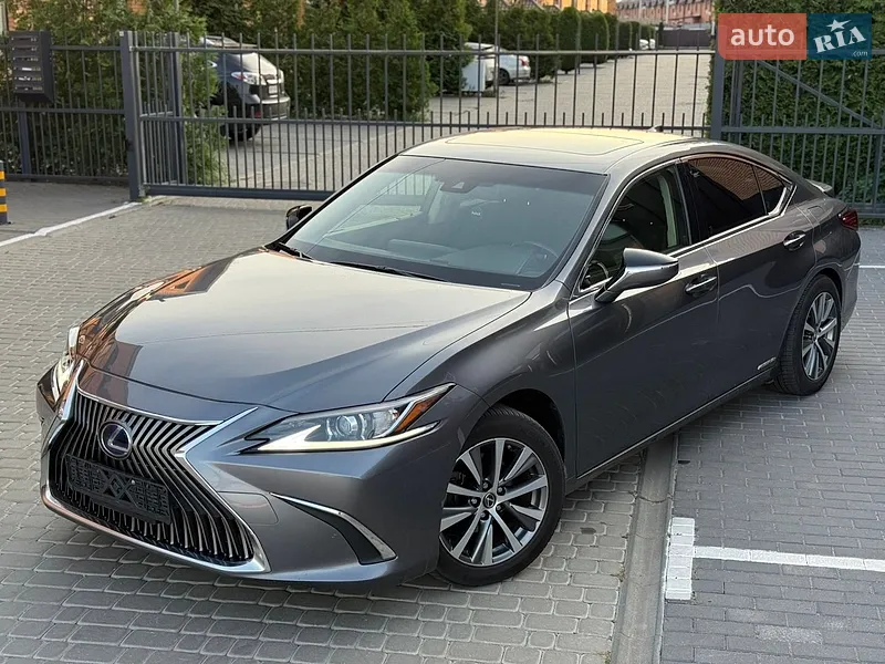 Lexus ES 2020