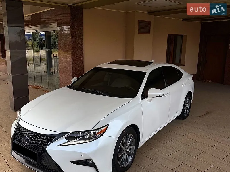 Lexus ES 2016