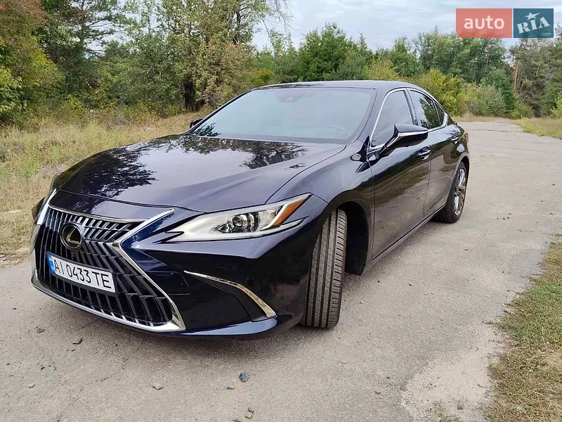 Lexus ES 2025