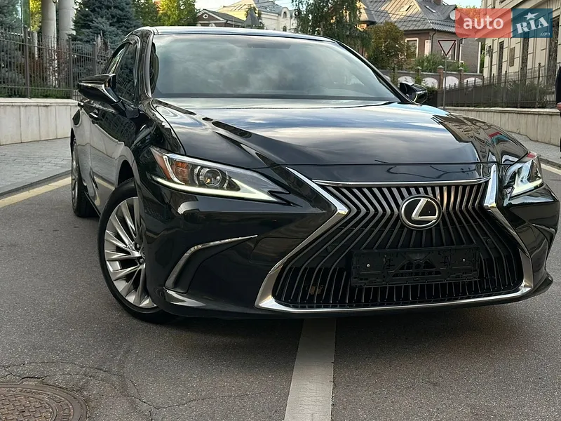 Lexus ES 2019