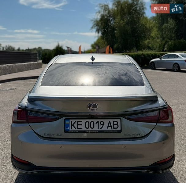 Седан Lexus ES 2023 в Дніпрі фото 13 Седан Lexus ES 2023 в Дніпрі