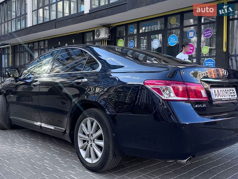 Седан Lexus ES 2011 в Виннице