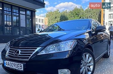 Седан Lexus ES 2011 в Виннице