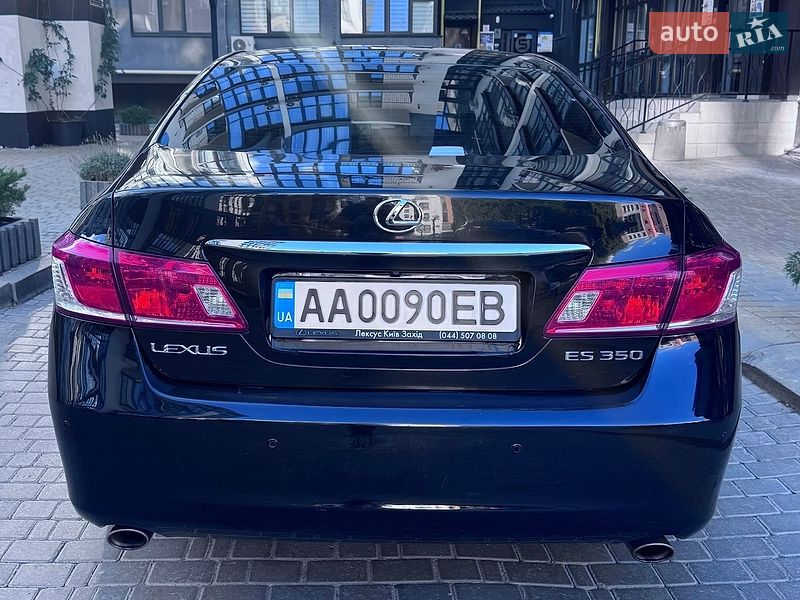 Седан Lexus ES 2011 в Виннице