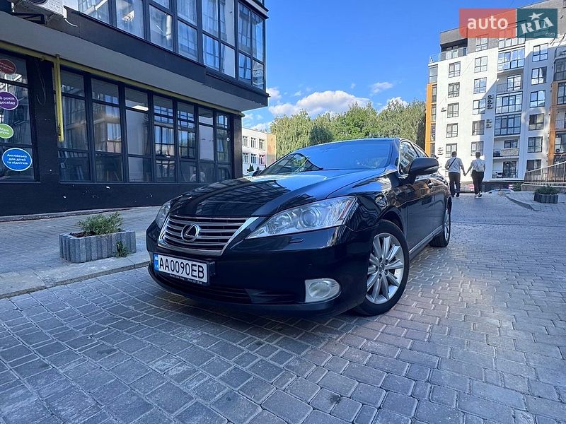 Седан Lexus ES 2011 в Виннице