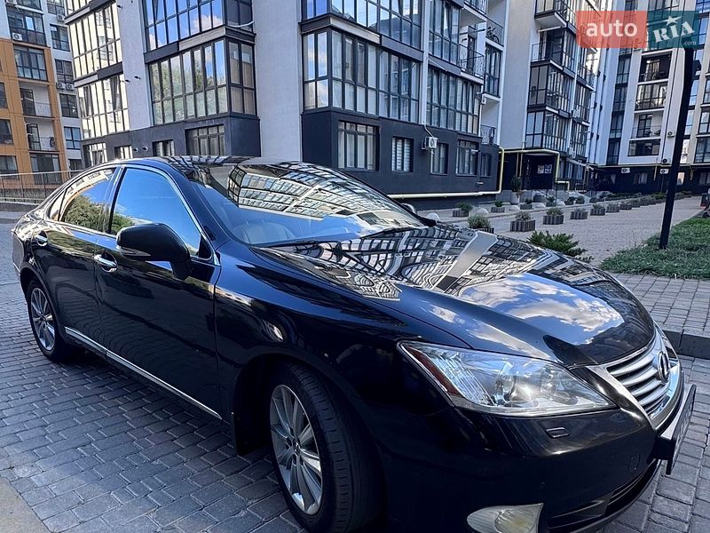 Седан Lexus ES 2011 в Виннице
