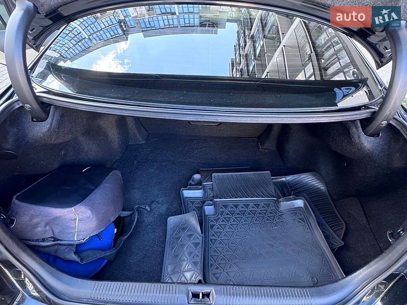 Седан Lexus ES 2011 в Виннице