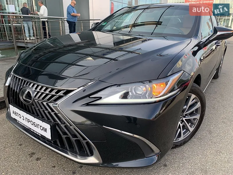 Lexus ES 2023