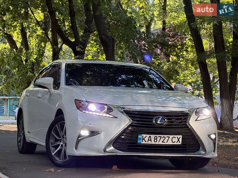 Седан Lexus ES 2016 в Одесі