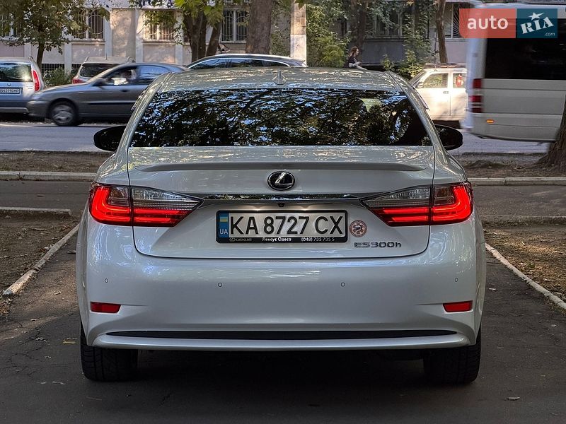 Седан Lexus ES 2016 в Одесі