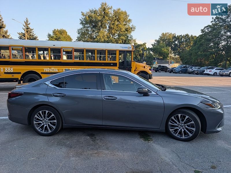 Седан Lexus ES 2021 в Києві