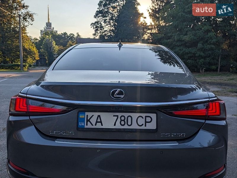 Седан Lexus ES 2021 в Києві