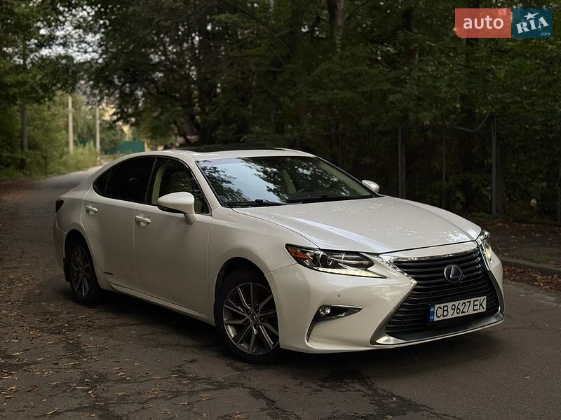 Lexus ES, фото з оголошення