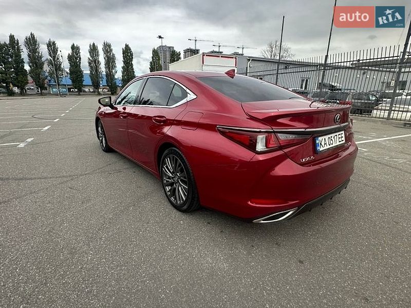 Седан Lexus ES 2019 в Києві