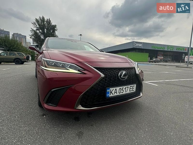 Седан Lexus ES 2019 в Києві