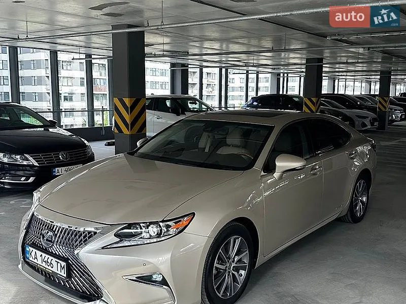 Lexus ES
