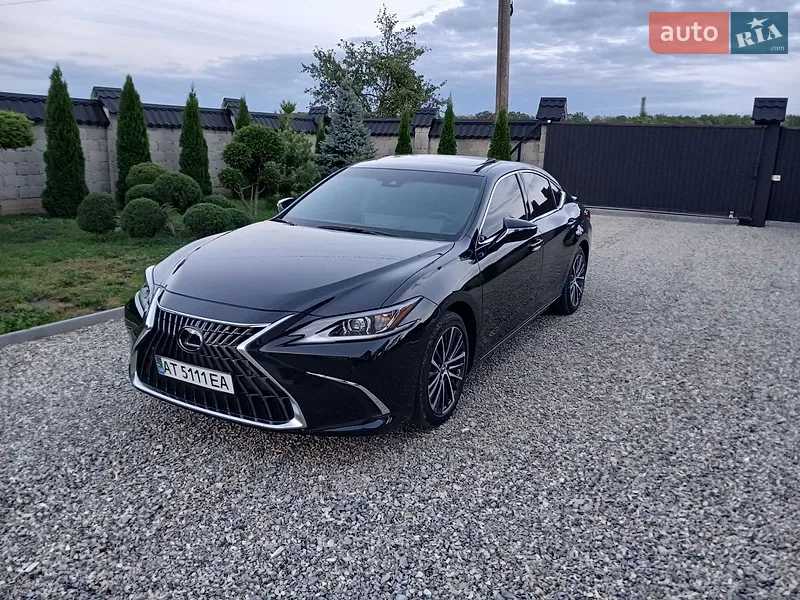 Lexus ES
