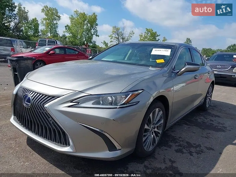 Lexus ES 2020