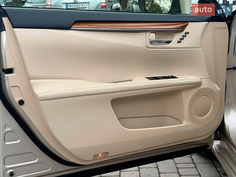 Седан Lexus ES 2015 в Одесі фото 11 Седан Lexus ES 2015 в Одесі