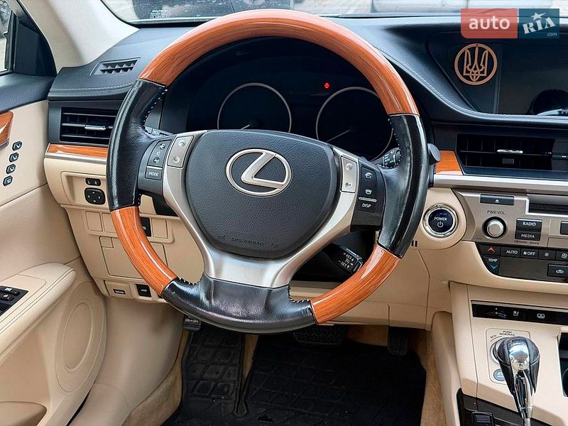 Седан Lexus ES 2015 в Одесі фото 19 Седан Lexus ES 2015 в Одесі