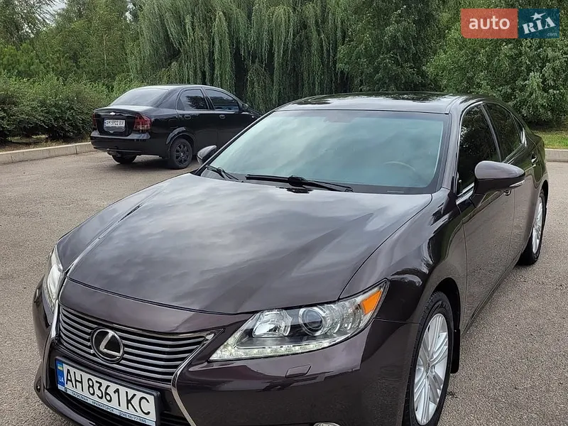 Lexus ES