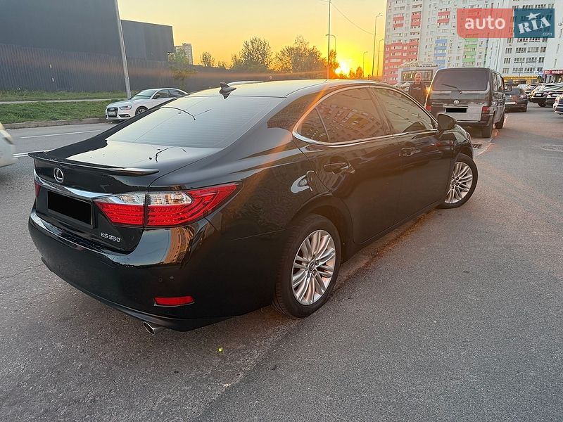 Седан Lexus ES 2014 в Києві