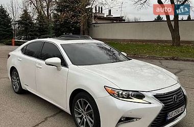 Седан Lexus ES 2015 в Ивано-Франковске