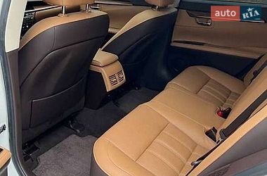 Седан Lexus ES 2015 в Ивано-Франковске