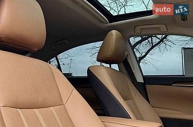 Седан Lexus ES 2015 в Ивано-Франковске