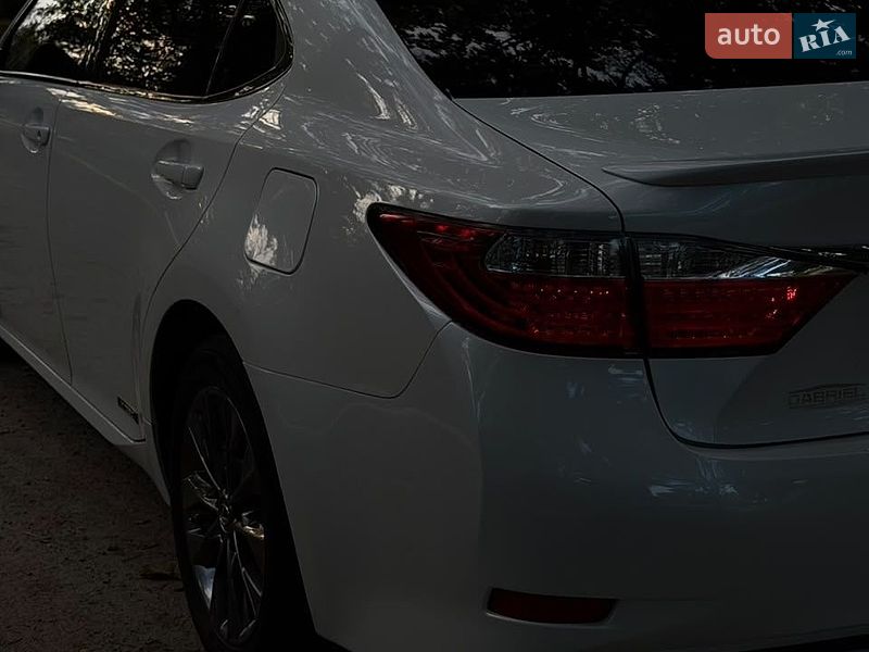 Седан Lexus ES 2013 в Кропивницком