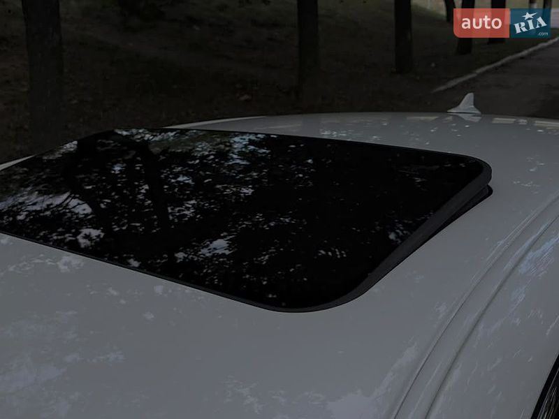 Седан Lexus ES 2013 в Кропивницком