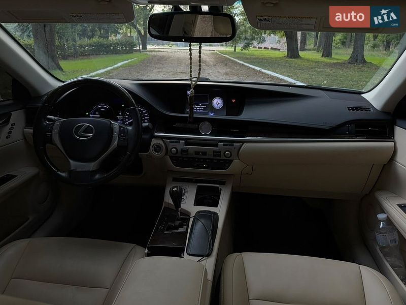 Седан Lexus ES 2013 в Кропивницком