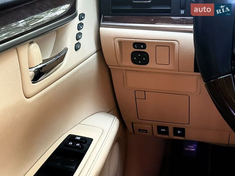 Седан Lexus ES 2013 в Кропивницком