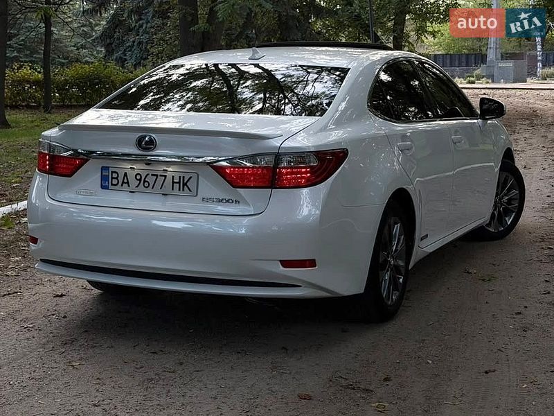 Седан Lexus ES 2013 в Кропивницком