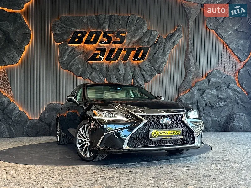 Lexus ES 2020