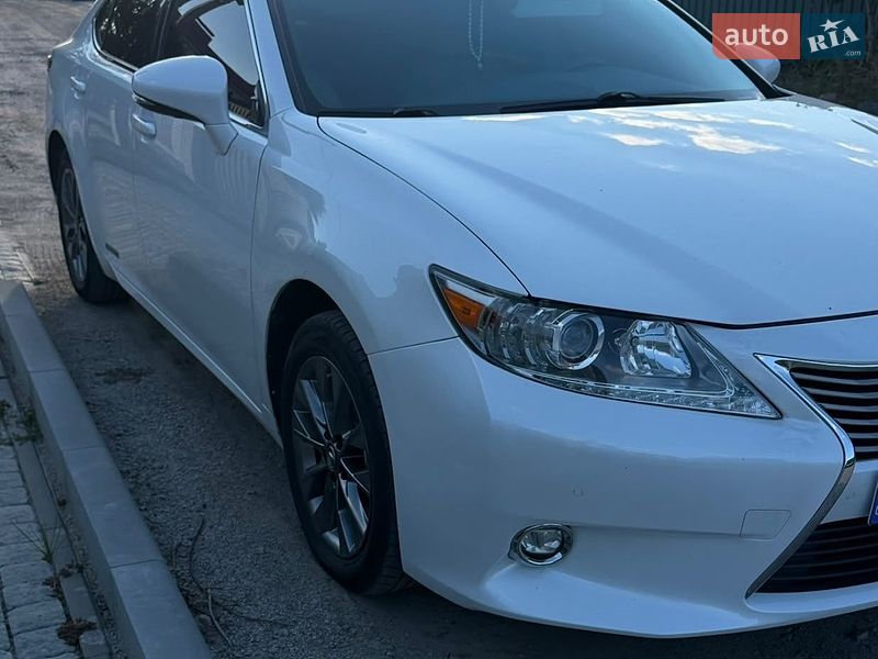 Седан Lexus ES 2013 в Кропивницком
