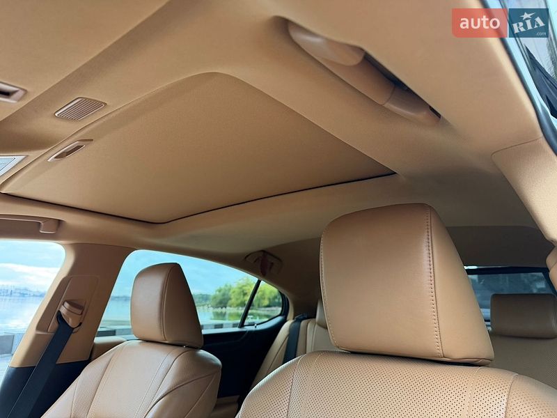 Седан Lexus ES 2021 в Дніпрі